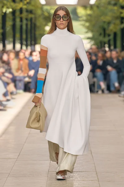 Look 14